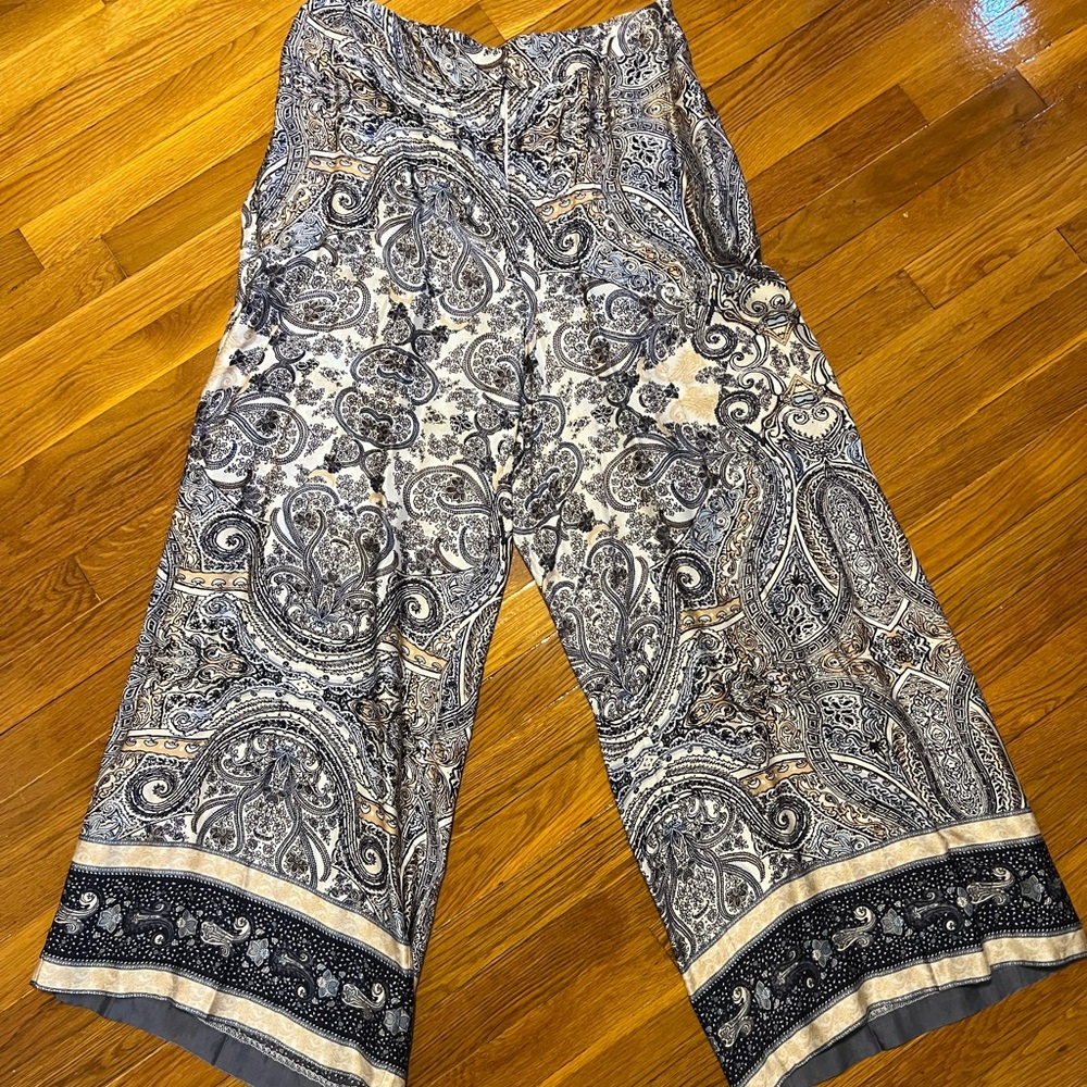 NWT Lane Bryant Navy and Cream Paisley Pants size 16